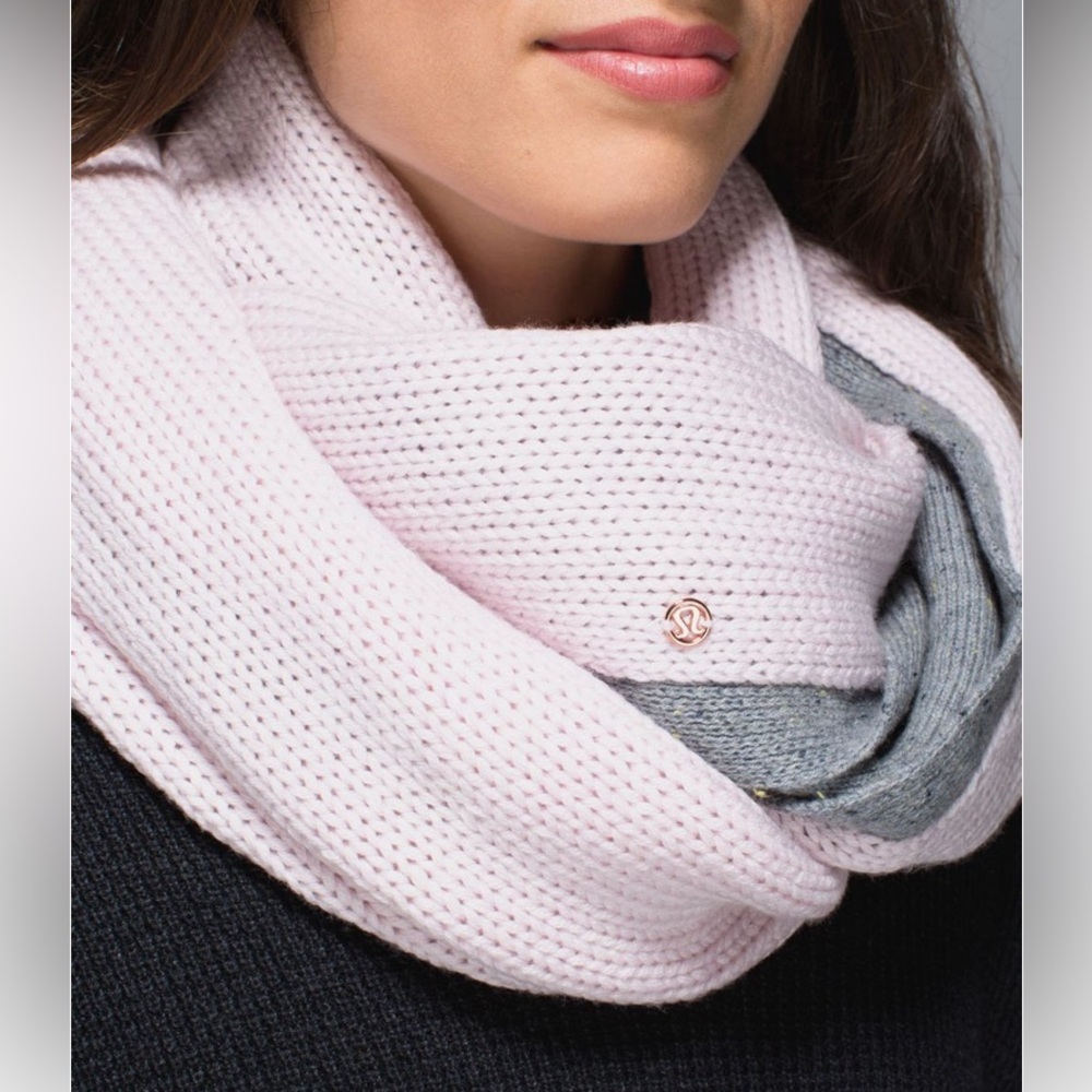 Lululemon Blissed Out Circle Scarf